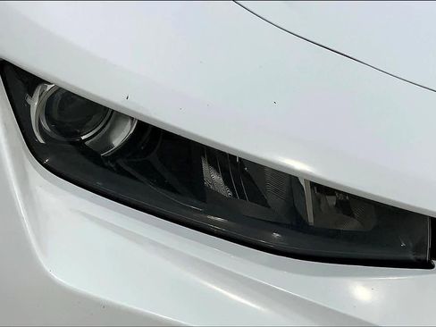 Used 2018 Chevrolet Camaro LT RWD image 27