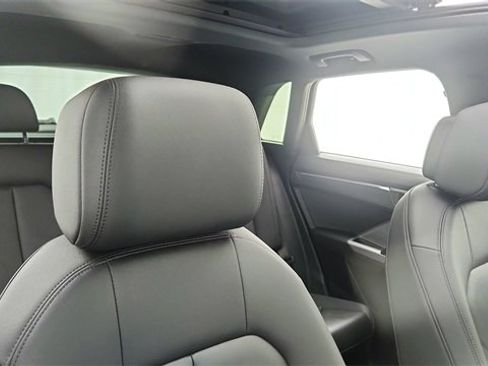 Used 2020 Audi Q3 2.0T Premium w/ Convenience Package image 23