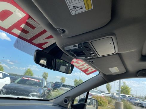 Used 2022 Honda Pilot Elite image 21