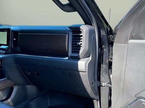 Used 2024 Chevrolet Silverado 1500 High Country w/ Midnight Edition AWD/4WD image 19