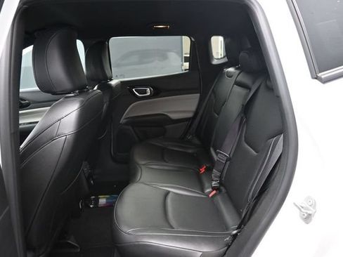 Used 2025 Jeep Compass Limited AWD/4WD image 31