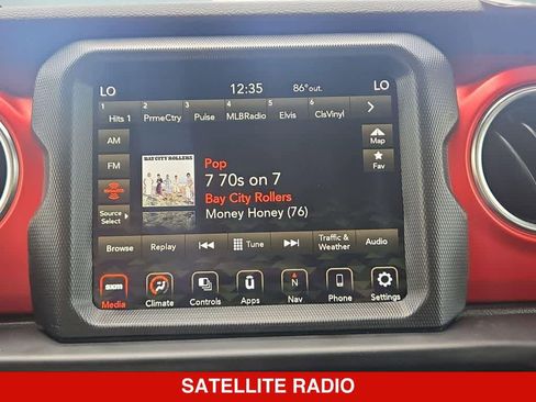 Used 2022 Jeep Wrangler Unlimited Rubicon AWD/4WD image 26