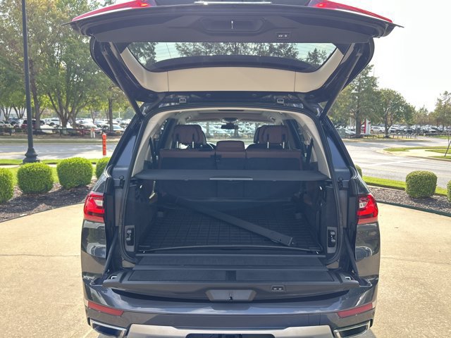 Used 2020 BMW X7 xDrive40i w/ Premium Package AWD/4WD image 23