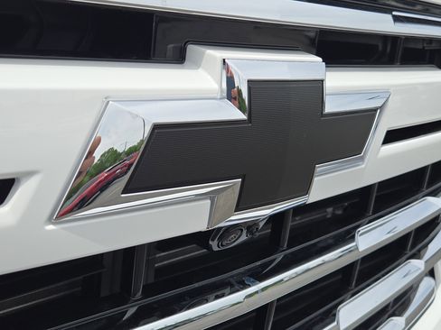 New 2026 Chevrolet Silverado 2500 LT w/ Z71 Chrome Sport Edition AWD/4WD image 18