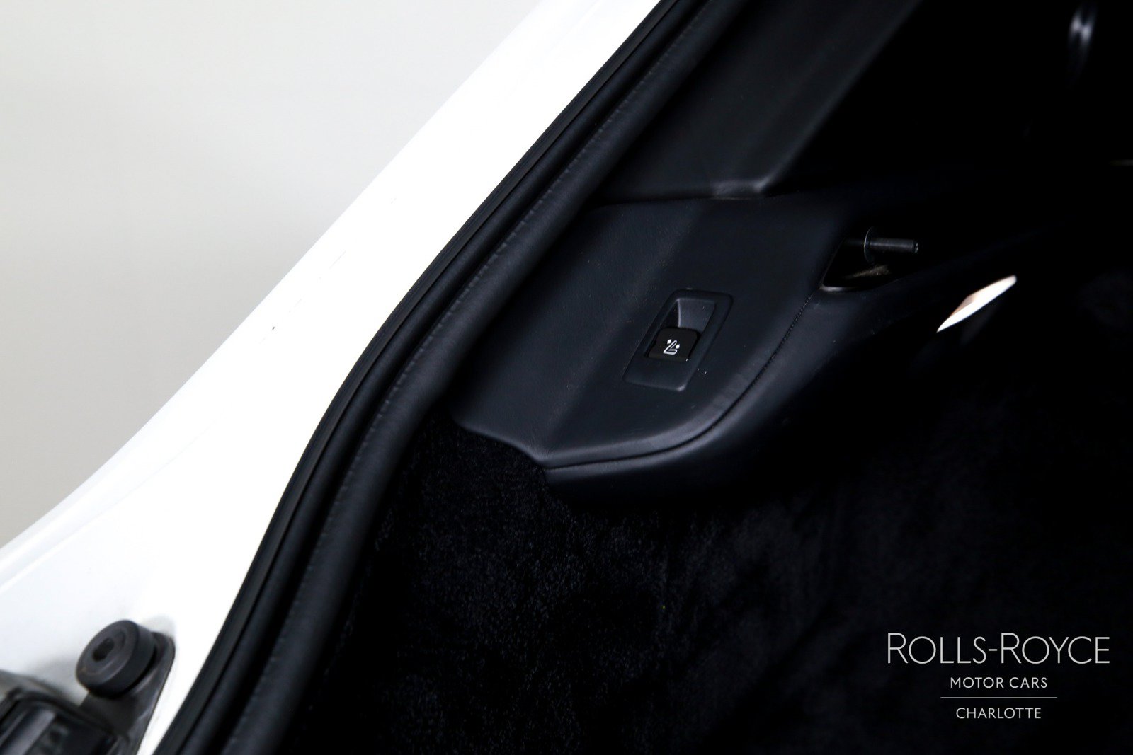 Used 2020 Rolls-Royce Cullinan AWD/4WD image 26