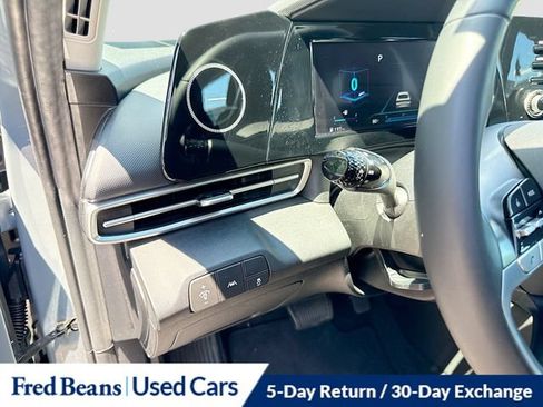 Used 2021 Hyundai Elantra SEL w/ Convenience + Premium Package FWD image 15