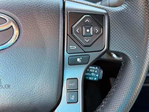 Used 2022 Toyota Tacoma TRD Sport w/ Technology Package image 16