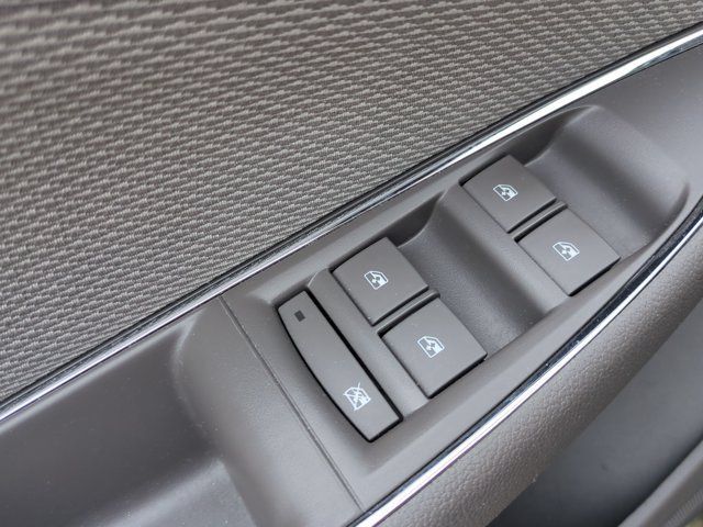 Used 2018 Chevrolet Cruze LT FWD image 12
