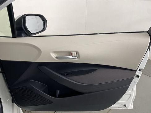 Used 2020 Toyota Corolla LE image 22