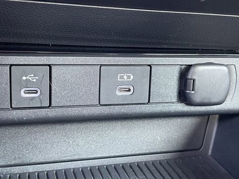 Used 2025 Toyota Prius LE image 20