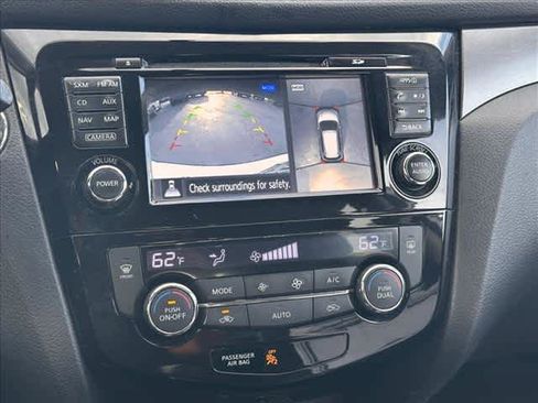 Used 2016 Nissan Rogue SV w/ SV Premium Package image 22