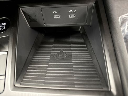 Used 2025 Nissan Kicks SR image 16