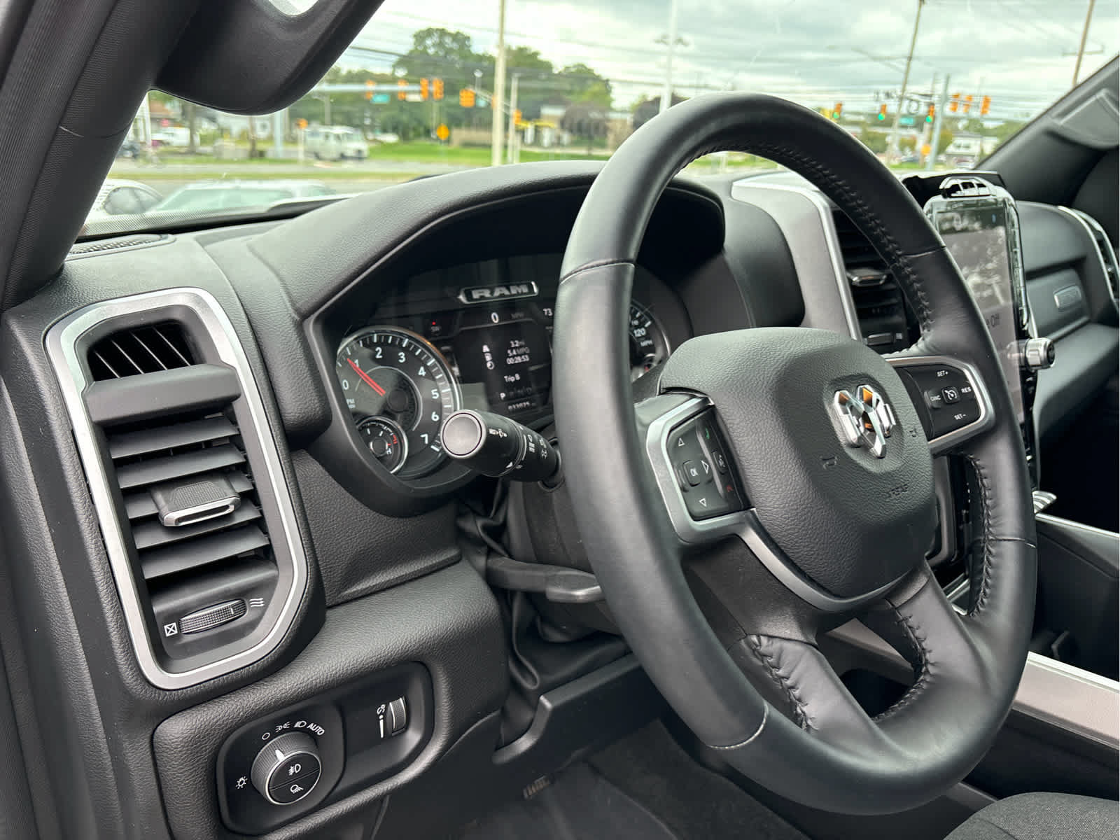 Used 2023 RAM 1500 Big Horn AWD/4WD image 9