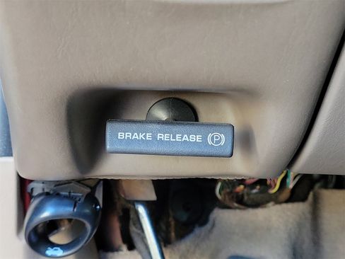 Used 1998 Mercury Sable LS image 25