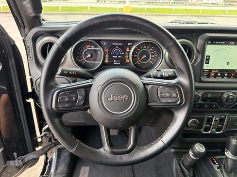 Used 2021 Jeep Wrangler Unlimited Sport AWD/4WD image 23