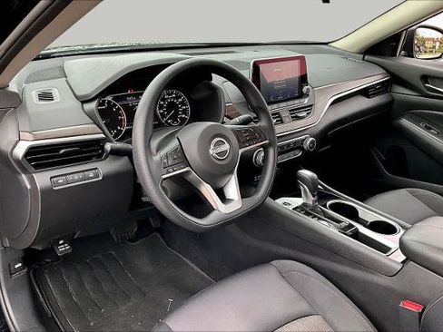 Certified 2024 Nissan Altima 2.5 SV FWD image 18