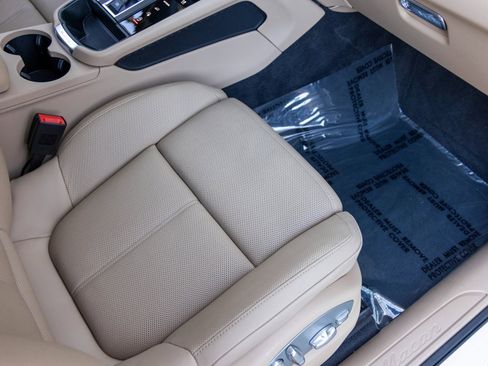 Certified 2025 Porsche Macan image 54