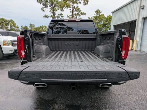 Used 2021 GMC Sierra 1500 AT4 w/ AT4 Premium Package AWD/4WD image 8