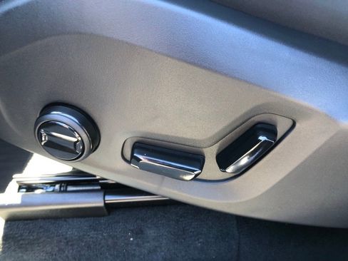 New 2026 Volvo XC90 B6 Plus w/ Protection Package Premier image 14