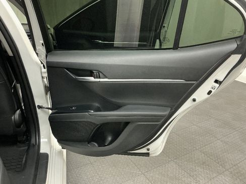 Used 2018 Toyota Camry SE w/ Protection Package (Q1) image 26