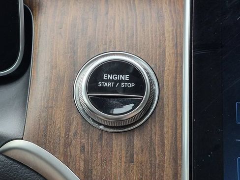 Certified 2025 Mercedes-Benz GLC 350e 4MATIC image 37
