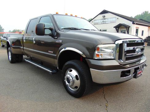Used 2005 Ford F350 Lariat AWD/4WD image 60
