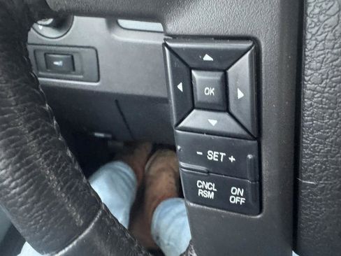 Used 2013 Ford F150 XLT w/ Luxury Equipment Group image 17