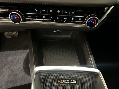 Certified 2025 Chevrolet Equinox LT w/ Convenience Package II image 17