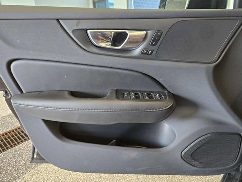 Used 2025 Volvo S60 B5 Plus image 26