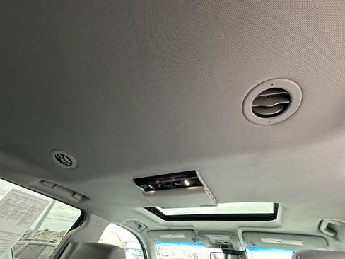 Used 2019 Chevrolet Suburban LT image 22