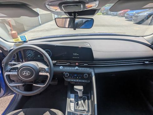 Certified 2023 Hyundai Elantra SEL w/ Convenience Package FWD image 9
