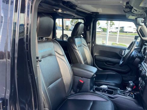 Used 2023 Jeep Wrangler Unlimited Rubicon 4xe w/ Cold Weather Group AWD/4WD image 34