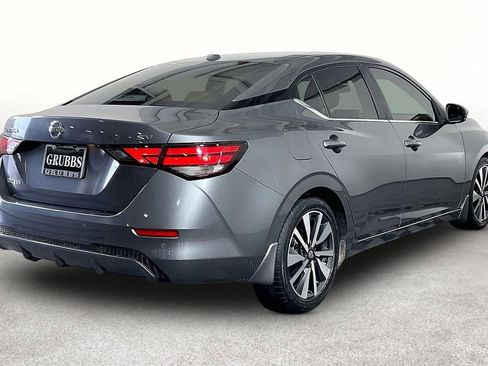Used 2020 Nissan Sentra SV w/ SV Premium Package FWD image 2