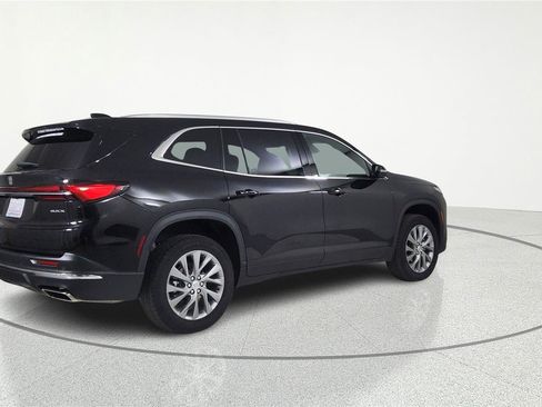 Used 2025 Buick Enclave Preferred image 4