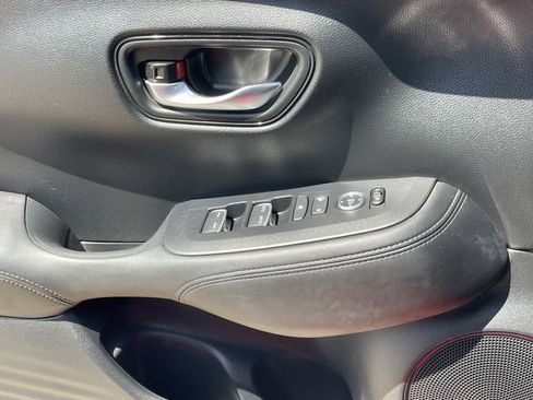 Certified 2025 Honda HR-V EX-L image 22