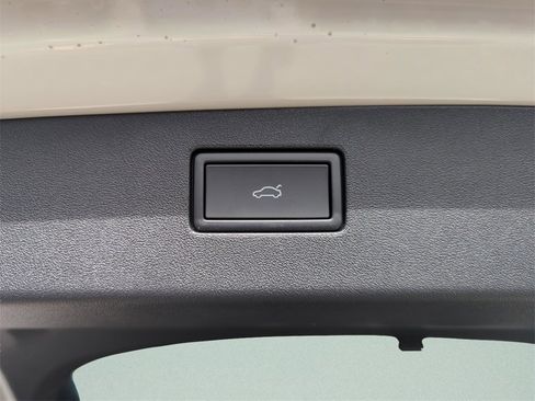 New 2026 Volkswagen Tiguan SE R-Line image 46