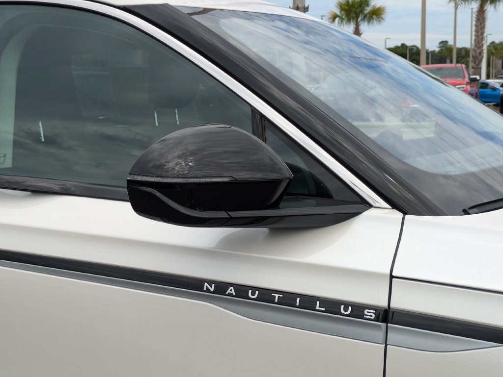 New 2026 Lincoln Nautilus Premier AWD/4WD image 12