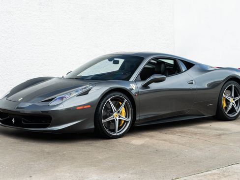 Used 2013 Ferrari 458 Italia Coupe RWD image 7