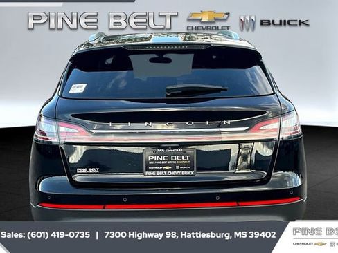 Used 2021 Lincoln Nautilus Standard w/ Equipment Group 101A image 4