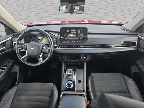 Used 2024 Mitsubishi Outlander SE FWD image 10