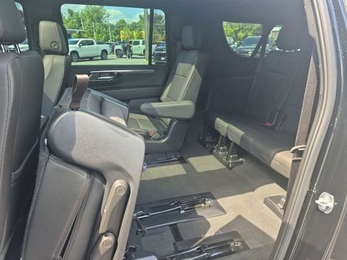 Certified 2025 Chevrolet Suburban RST w/ Advanced Technology Package AWD/4WD image 29