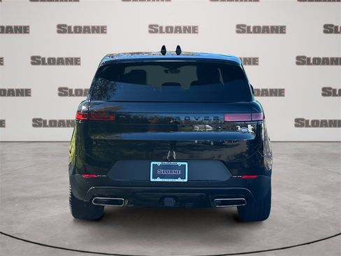 Used 2023 Land Rover Range Rover Sport SE image 4