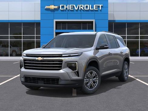 New 2027 Chevrolet Traverse LT w/ Driver Confidence Package FWD image 6