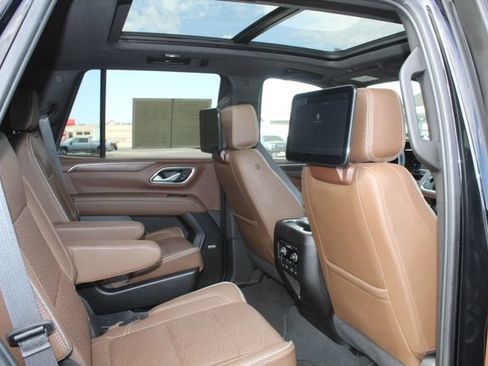 Used 2024 Chevrolet Tahoe High Country w/ Advanced Technology Package AWD/4WD image 21