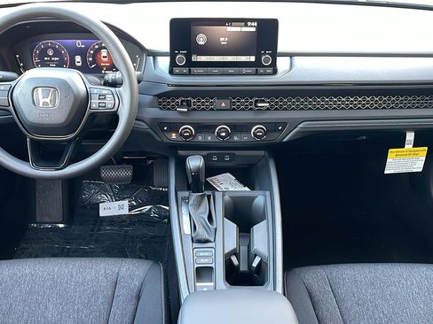 Used 2025 Honda Accord SE image 19