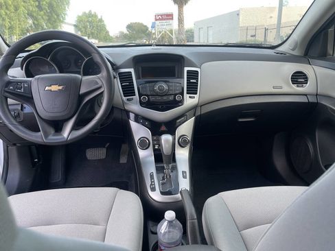 Used 2014 Chevrolet Cruze LT image 18