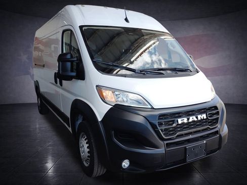 Used 2024 RAM ProMaster 2500 w/ Convenience Group FWD image 7