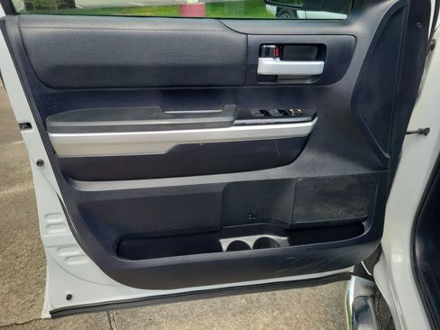 Used 2014 Toyota Tundra SR5 w/ SR5 Upgrade Package RWD image 14