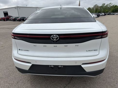 Used 2024 Toyota Crown image 7