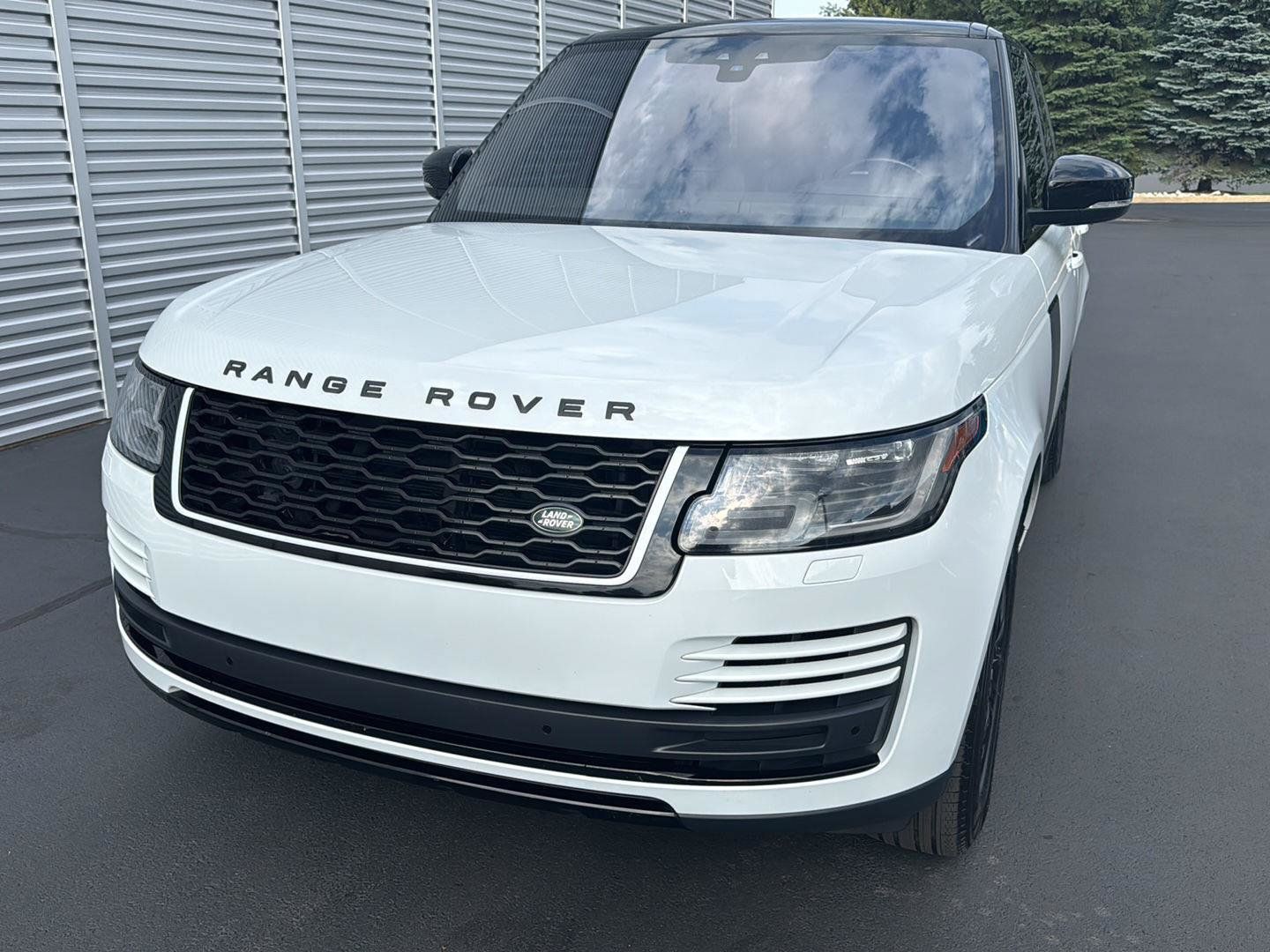 Used 2020 Land Rover Range Rover AWD/4WD image 3
